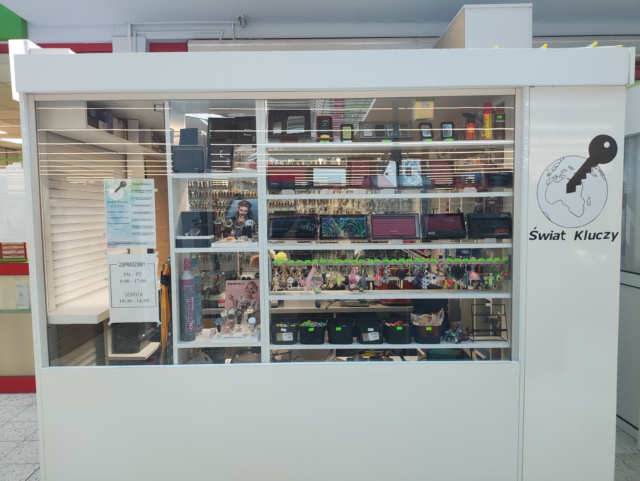 Świat Kluczy Toruń — bok wyspy, lokalizacja w pasażu