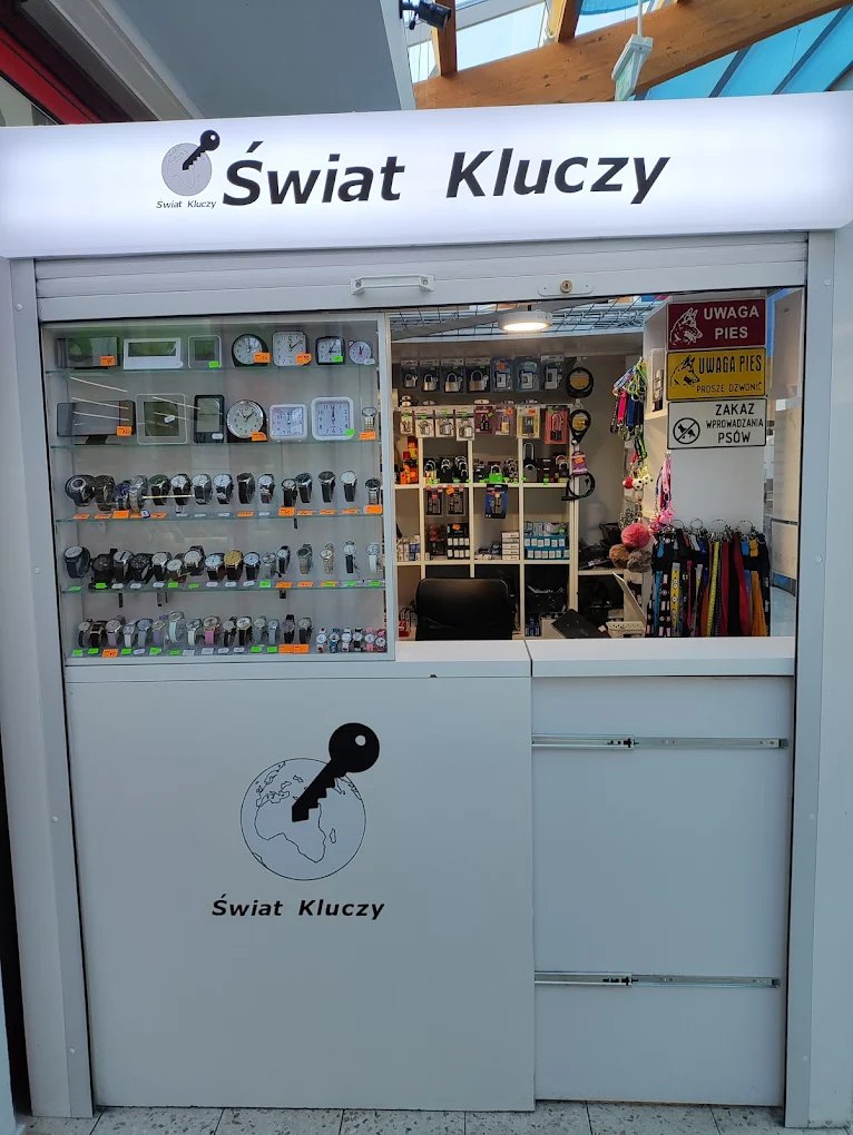 Świat Kluczy Toruń — front wyspy w Pasażu E.Leclerc